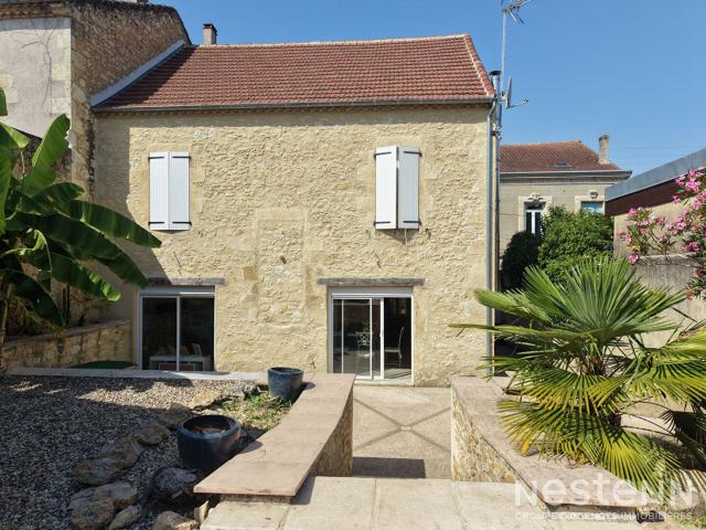 A Vendre Maison de ville en pierre rénovée avec cour intérie. 137m² Condom