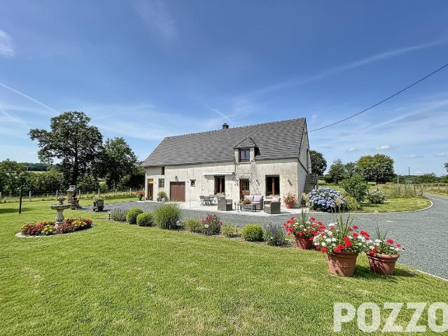 A VENDRE, MAISON EN CAMPAGNE AVEC 2 HECTARES à TERRES DE DRUANCES 14770