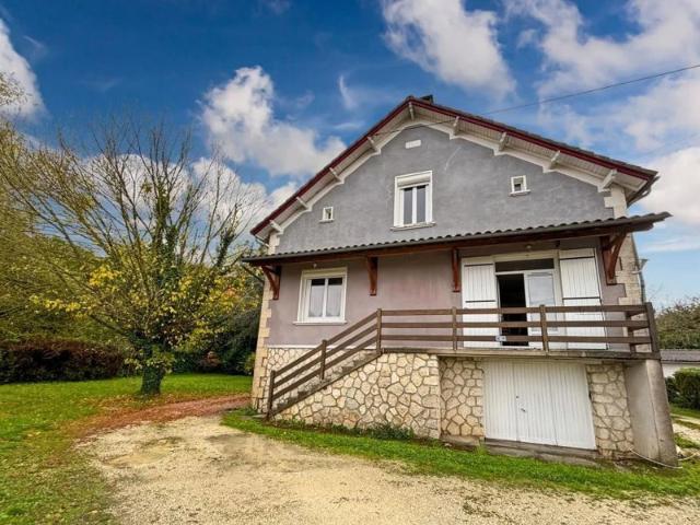 À vendre – Maison en pierre avec grand dépôt indépendant