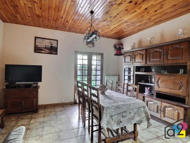 A vendre! Maison en pierre avec un beau potentiel!