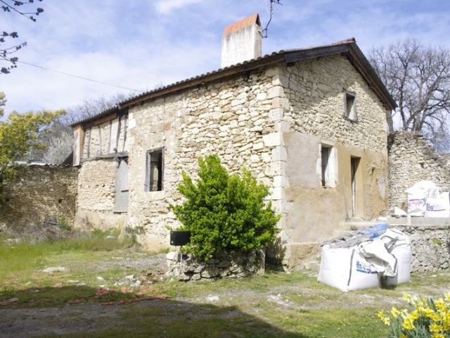 A vendre Maison en pierre 5 pièces SAINT JEAN POUTGE 32 sur terrain de 2ha