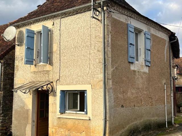 A vendre Maison en pierres lumineuse située dans un hameau de Cubjac 24640