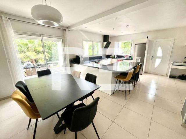 A VENDRE MAISON EN R+1 DE 2011 SUR BEAUVOISIN