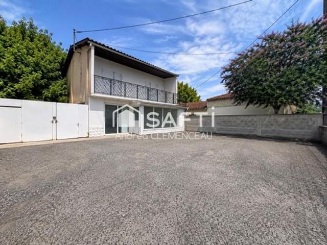 À VENDRE MAISON FAMILIALE AVEC LOCAL PROFESSIONNEL, STUDIO INDÉPENDANT