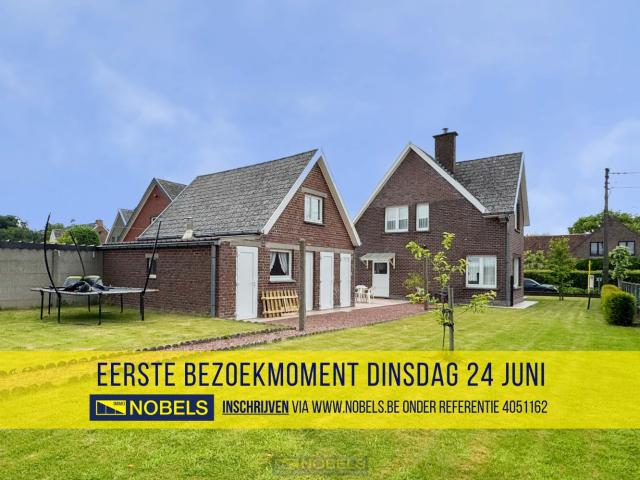 À vendre, maison familiale à moderniser avec jardin ensoleillé à Gavere