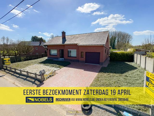À vendre, maison familiale à rénover avec jardin, située au calme à Opbrakel Brakel