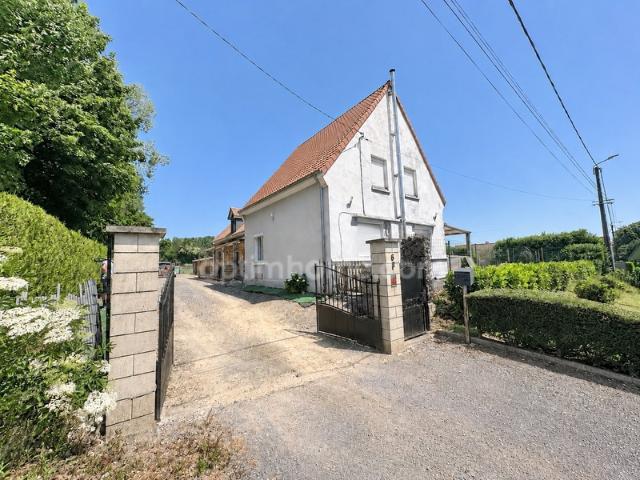 ? À VENDRE – MAISON FAMILIALE DE 123 m² IMPLANTÉE SUR UNE PARCELLE DE 2 219 m²