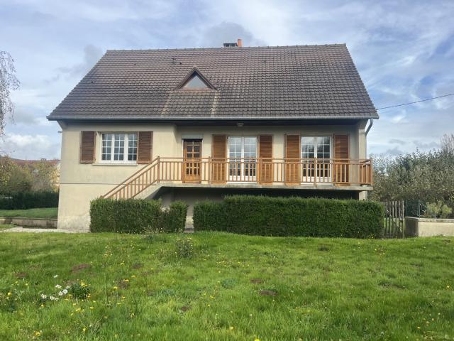À vendre Maison familiale de 139 m2 proche de la mer et des falaises