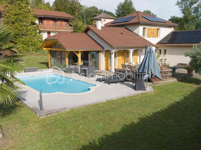 À Vendre: Maison Familiale Lumineuse avec Piscine et Grand Terrain à Découvrir !