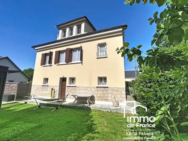 A VENDRE MAISON FAMILIALE 5 PIECES AVEC JARDIN