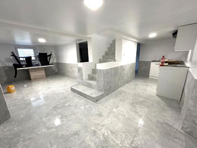 À VENDRE MAISON INDÉPENDANTE AUX MULTIPLES POSSIBILITÉS BEAU