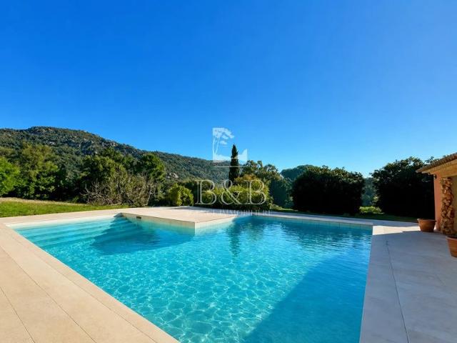 À vendre Maison Le Plan de la Tour 4 suites Piscine