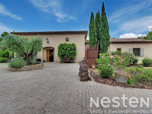 A VENDRE ! Maison Le Thoronet 5 pièces 195m2 terrain 2263m2 piscine terrasses proche des commerces et des écoles et axes autoroute