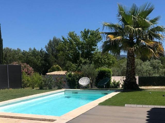 A VENDRE MAISON MITOYENNE A PEYPIN