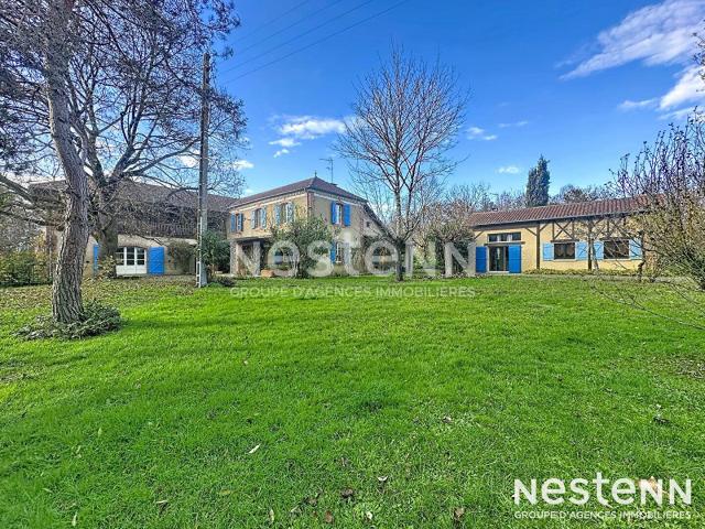 A vendre Maison Mirande de 398m2 habitable parc arboré de 1. 398m² Saint Martin