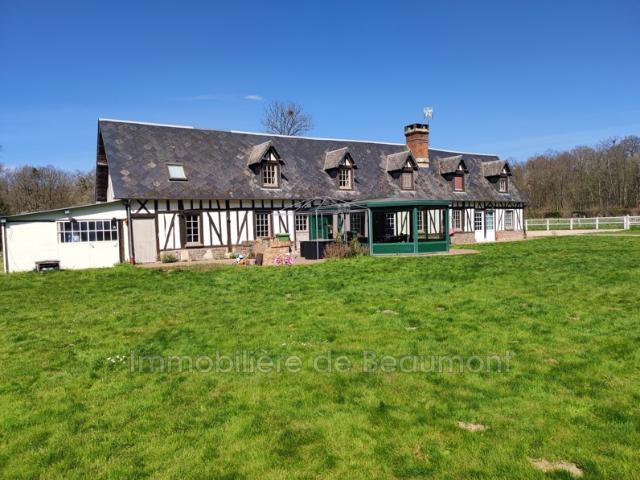À Vendre: Maison Normande avec Dépendances et Terrain de 3 He