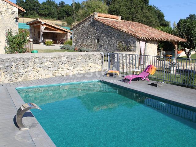 A vendre Maison Nérac 6 pièces de 160 m2 sur 7 hectares avec. 157m² Nérac