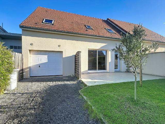 A VENDRE Maison SAINT JEAN DE LA RIVIERE 5 pièces 97.5 m2 Terrain de 320m2 4 chambres proche mer