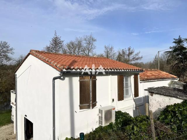 À VENDRE ? Maison Sur Charente a Villognon