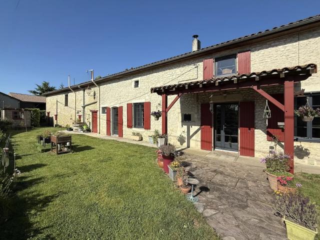 A vendre maison près de Ruffec en Charente