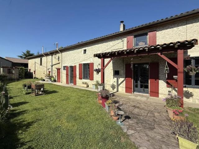 A vendre maison près de Ruffec en Charente