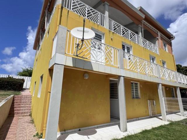 A VENDRE: Maison T4 + 4 appartements 370 m² SAINTE ANNE