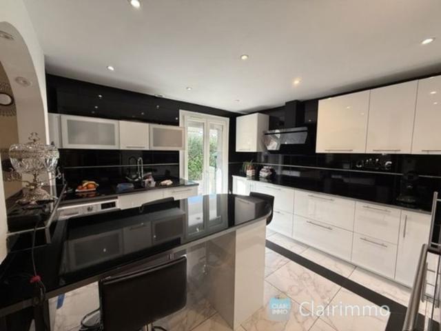 A VENDRE MAISON T5 T6 + APPARTEMENT T2