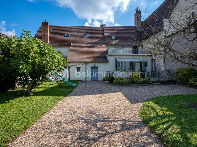 À vendre – Maison Type T4 historique au cœur du quartier des Templiers à Valençay