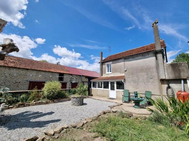 À vendre: Maison/équestre de 3 chambres à Jouac 87