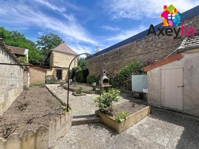 A VENDRE MARCIGNY PROCHE CENTRE MAISON AVEC GARAGE
