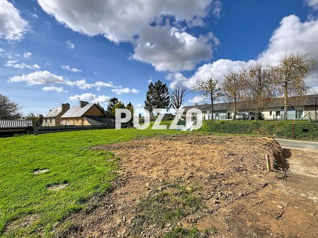 A Vendre Marcilly Terrain 553 m2 borné libre de constructeur