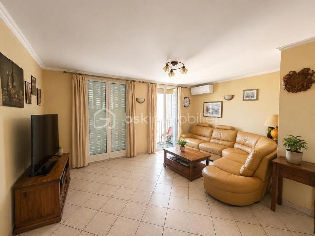 À VENDRE MARSEILLE 12ᵉ – T5 de 74m², 3 CHAMBRES, 2 BALCONS CAVE PRIX 244 000 €