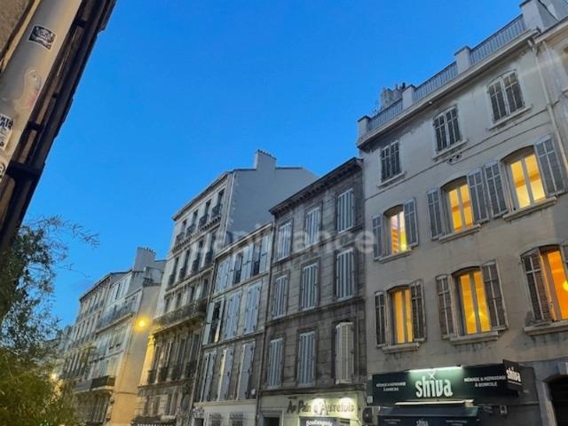 MARSEILLE 6eme rue PARADIS Bureau ou Appartement 68m2 possibilité BOX