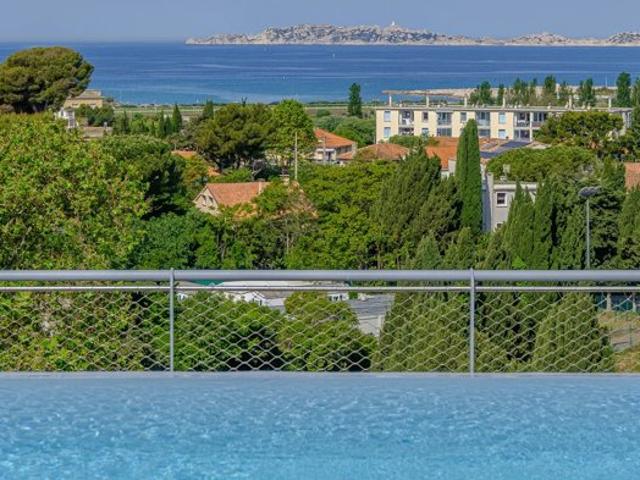 À vendre Marseille 8ème Sainte Anne: Duplex moderne avec piscine