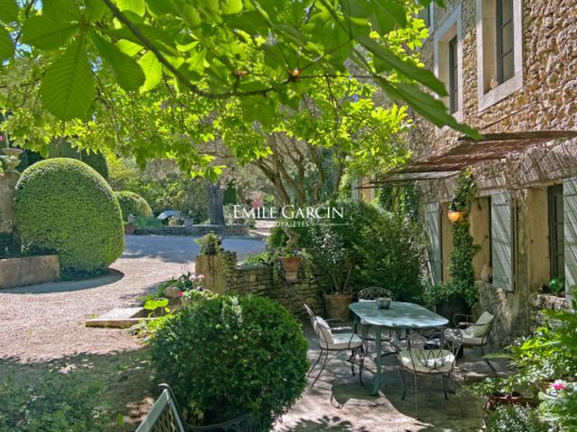 A vendre Mas du XVIème siècle au coeur du Luberon