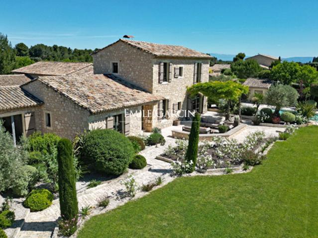 A vendre Mas en pierre sur les hauteurs de Saint Rémy De Provence