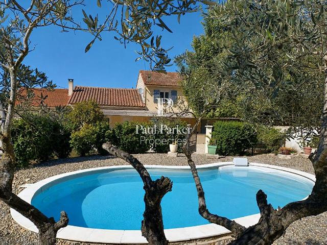 A VENDRE MAS EN PIERRES MITOYEN EN CAMPAGNE AVEC PISCINE
