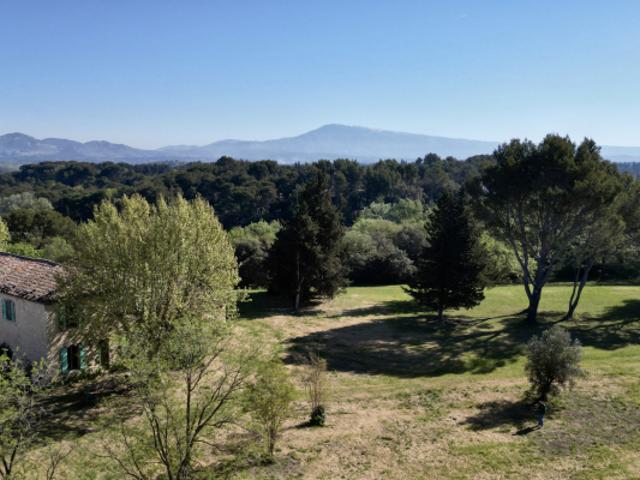 A VENDRE MAS PROVENÇAL À RÉNOVER en Comtat Venaissin
