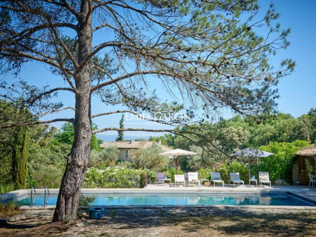A vendre Mas provençal ancien avec piscine au coeur du Luberon
