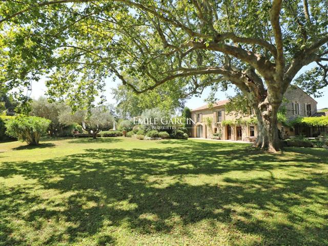 A vendre Mas provençal en pierre Eygalières 450m² Eygalières