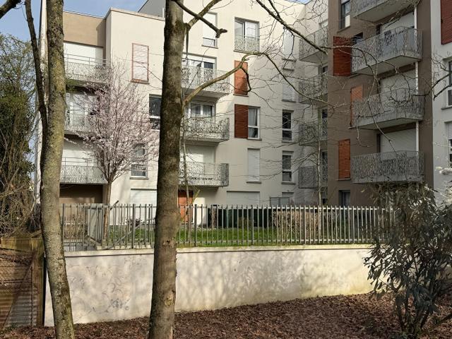 A Vendre Meaux Appartement 2 pièce s, balcon et parking