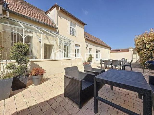 A VENDRE MONTBRE MAISON LONGERE 8 PIECES CONFORT DE PLAIN PIED JARDIN
