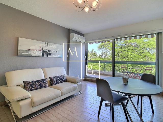 À vendre, Montpellier, Estanove/Montcalm, appartement T2 de 43 m2 avec terrasse de 10 m2 et parking