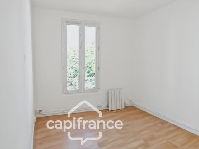 A vendre Montreuil Studio 9,70 m2 2ème et dernier étage 5 mn à pied métro L9 Croix de Chavaux 12 mn RERA Vincennes