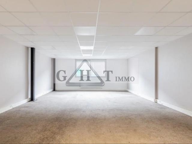 A VENDRE MORANGIS 2345M2