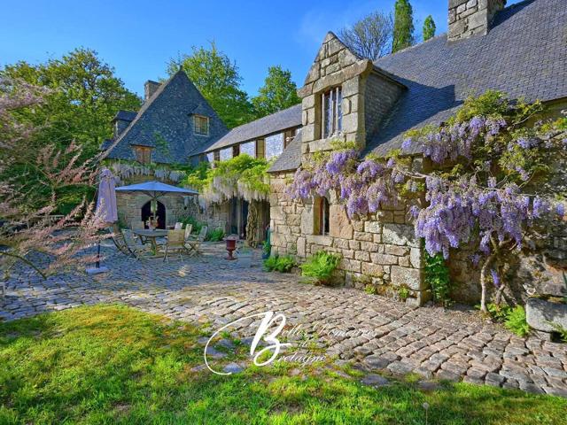 A vendre moulin au bord de l'eau sur plus d'un hectare Breta. 243m² Lannion
