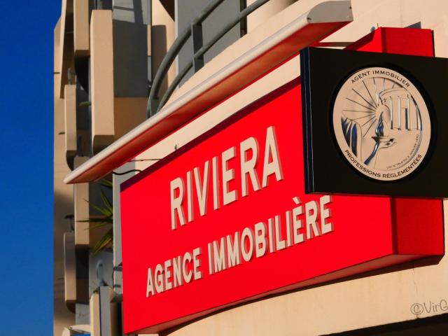 À vendre Murs Avec Un Commerce Loyer Annuel 18000 ¤ Ht. 114m² La Ciotat