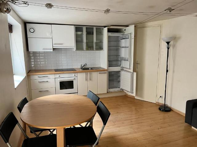 [À vendre] Neuilly sur Seine STUDIO au pied du métro Pont de Neuilly ligne 1
