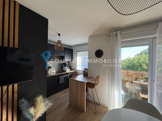 A VENDRE NÎMES Appartement 2 pièces de 41 m2 vendu meublé, place de parking privative
