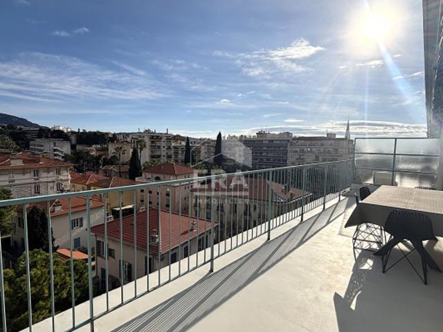A vendre NICE / Borriglione Appartement Nice 2 3 pièces DERNIER ETAGE